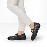 Celina – Light Grace in Classic Black