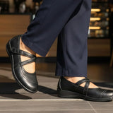 Celina – Light Grace in Classic Black