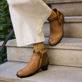 Emma – Timeless Elegance in Warm Chestnut Brown