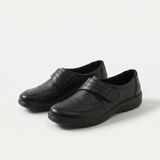 Emily – Effortless Elegance in Timeless Black