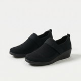 Eve – Timeless Elegance in Rich Black